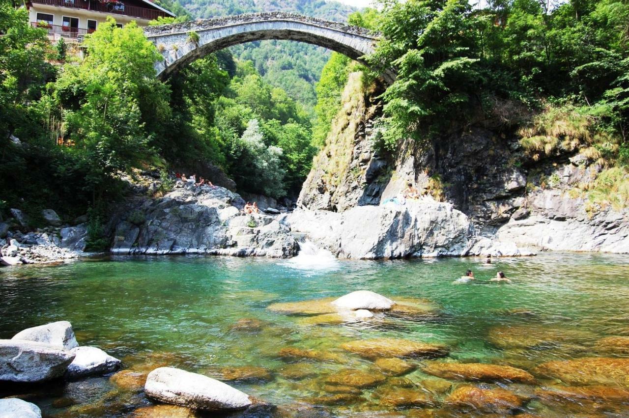 Al Vicolo Del Gallo Varallo Exterior foto
