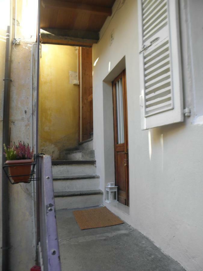 Al Vicolo Del Gallo Varallo Exterior foto